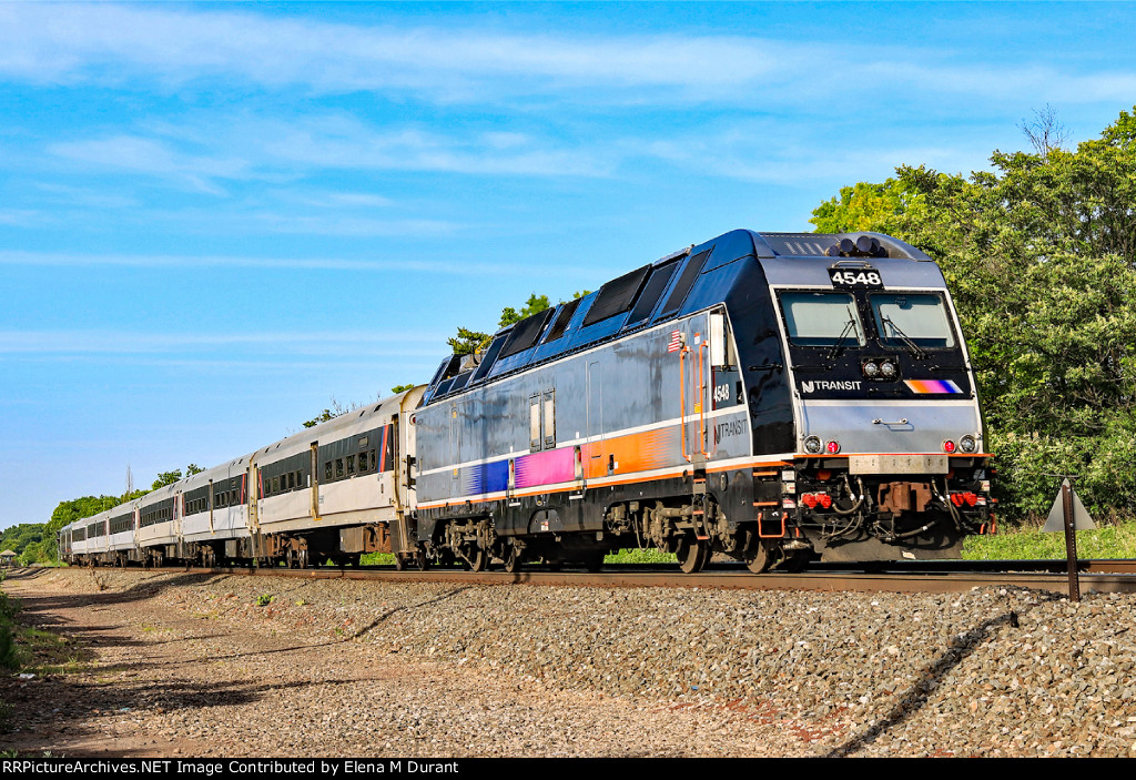 NJT 4548 on train 5528